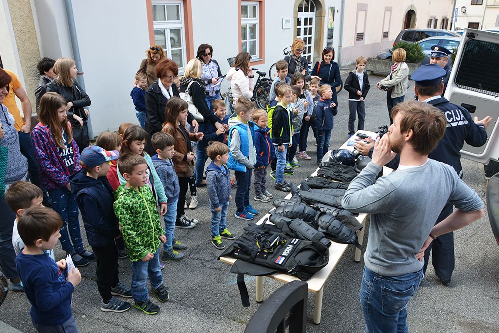 Policisti na obisku