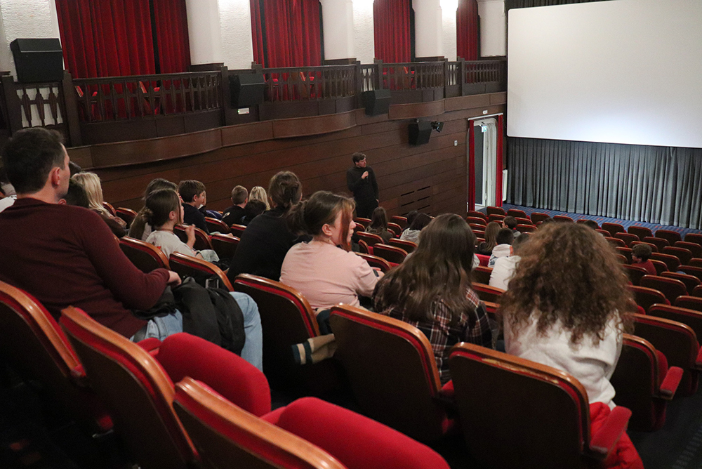 Pogovor s šestošolci o(b) filmu Mala mama