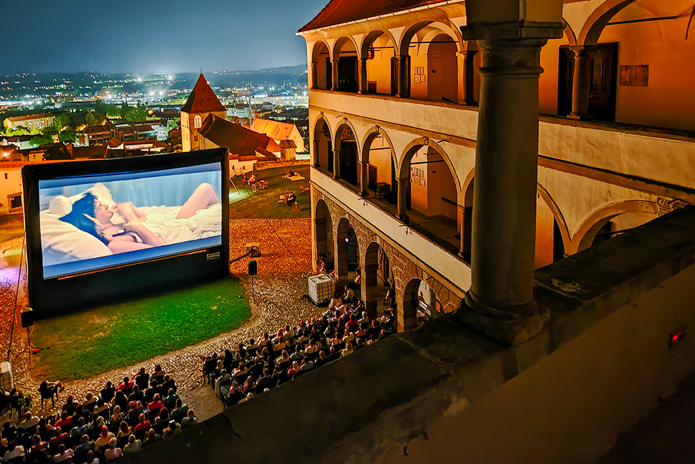 Kino brez stropa 2025